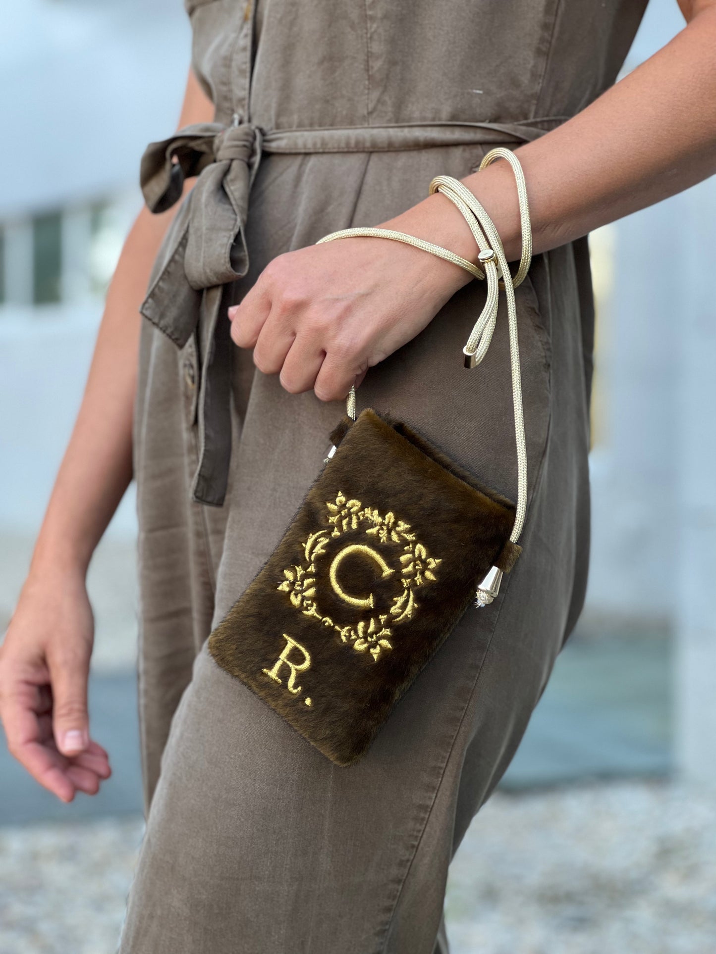BOLSO PARA MÓVIL HAILEY | BORDADO