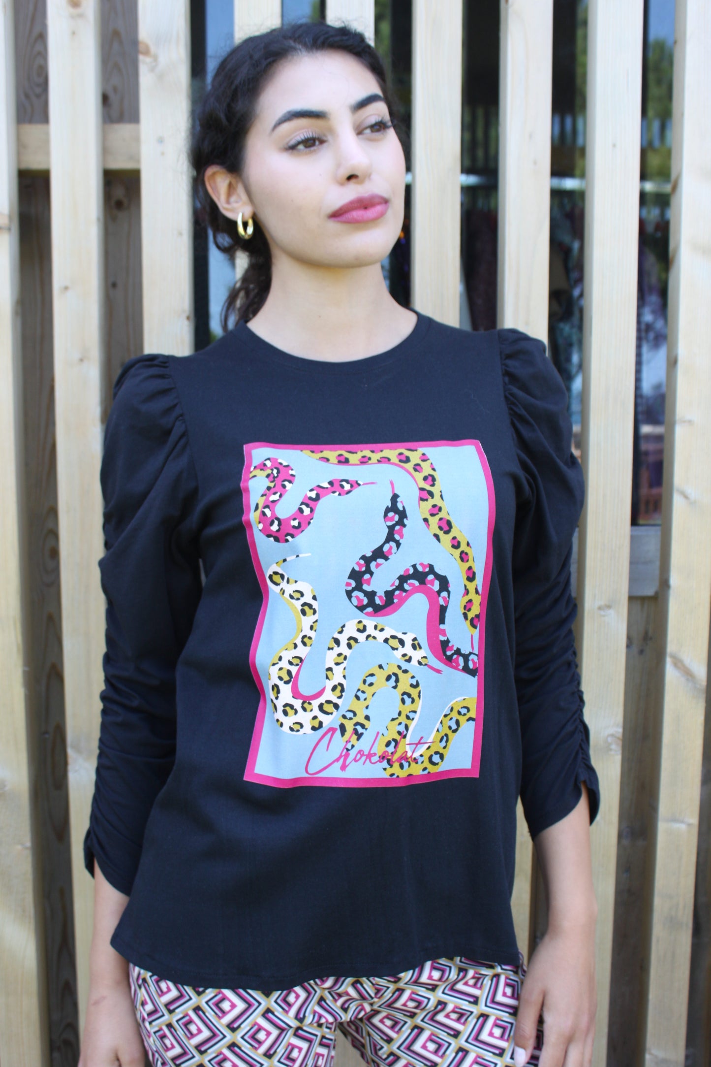 CAMISETA AMANDA| NEGRA