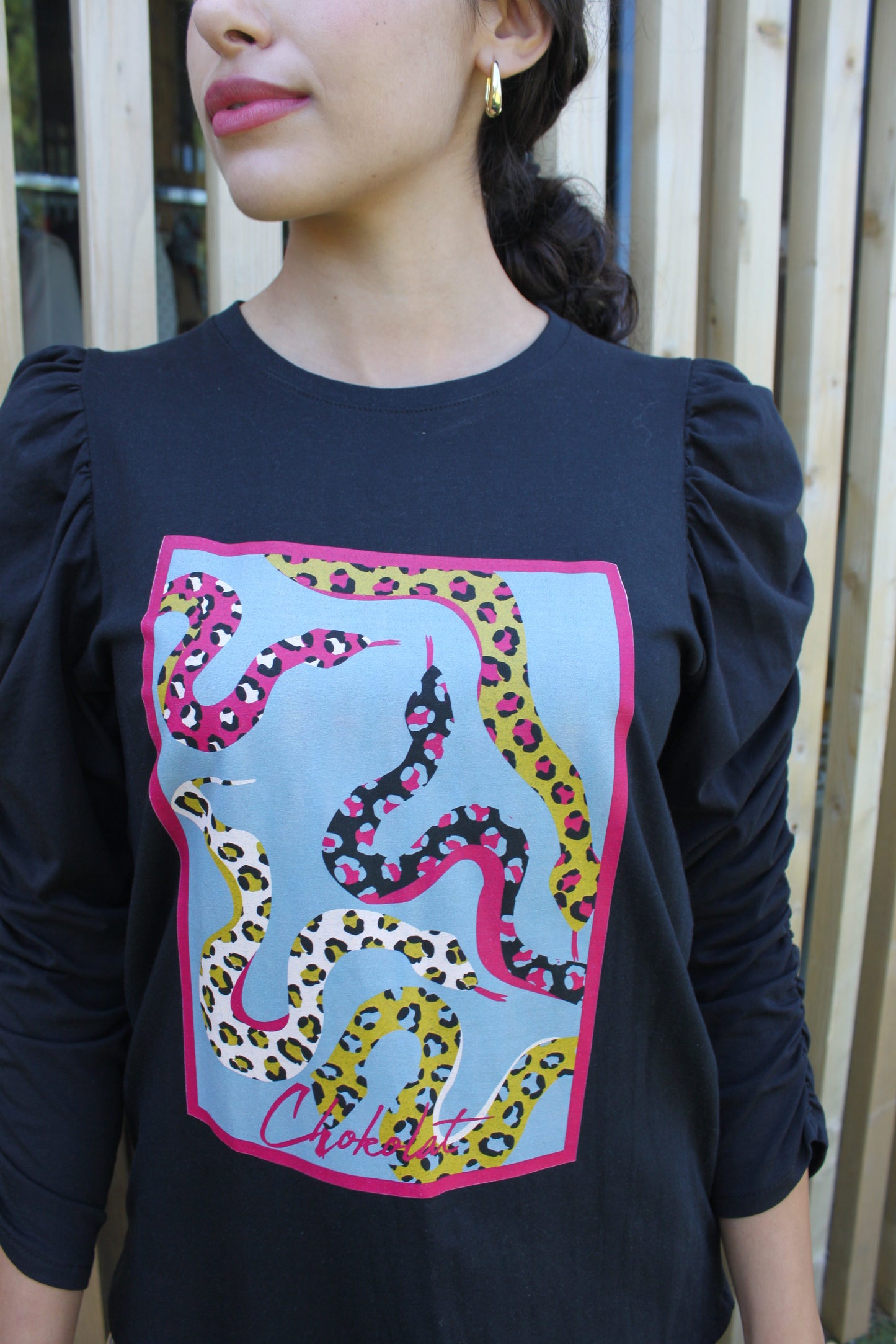 CAMISETA AMANDA| NEGRA