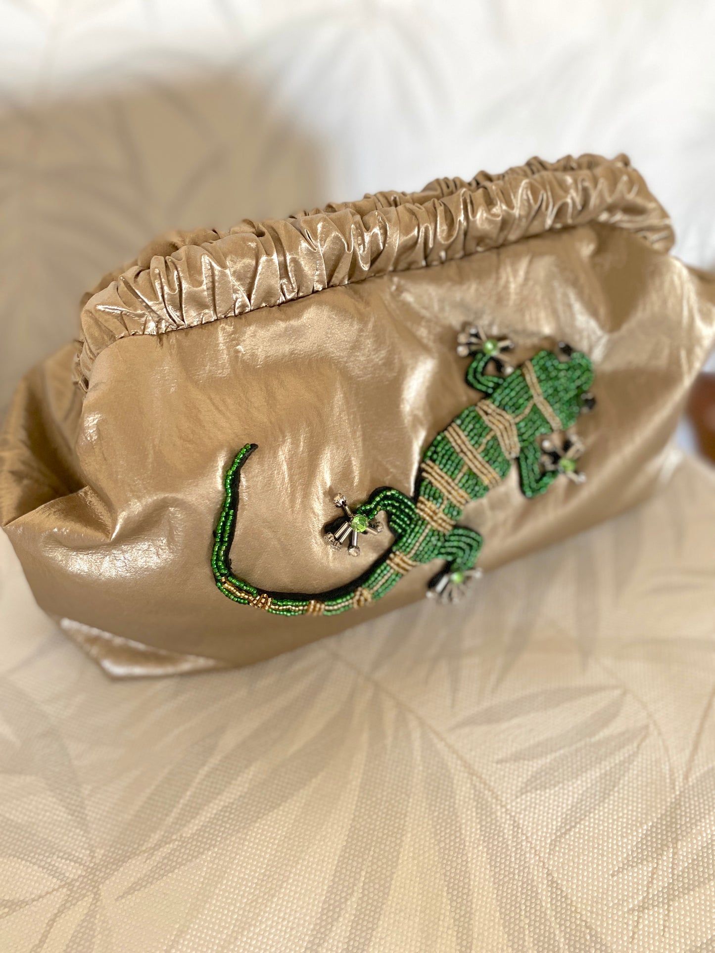 CLUTCH DORADO PERSONALIZADO SALAMANDRA