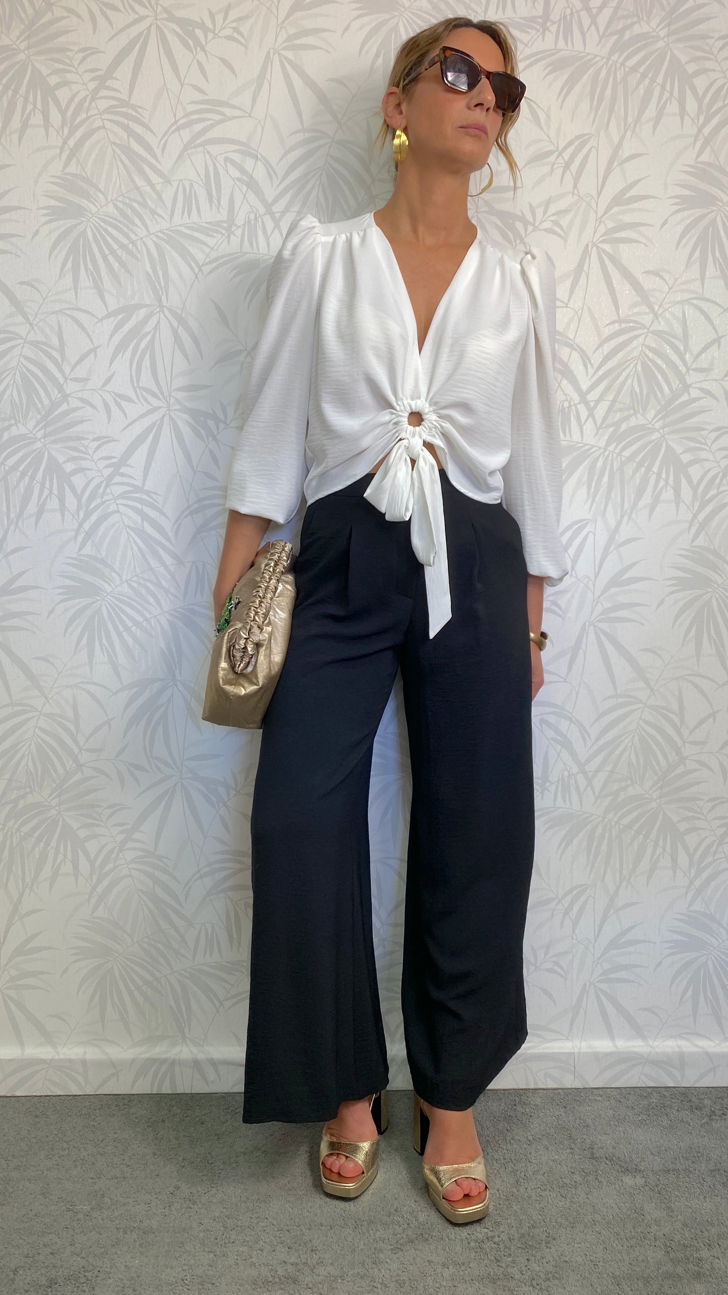 CONJUNTO BLUSA LAZO Y PANTALÓN FLUÍDO