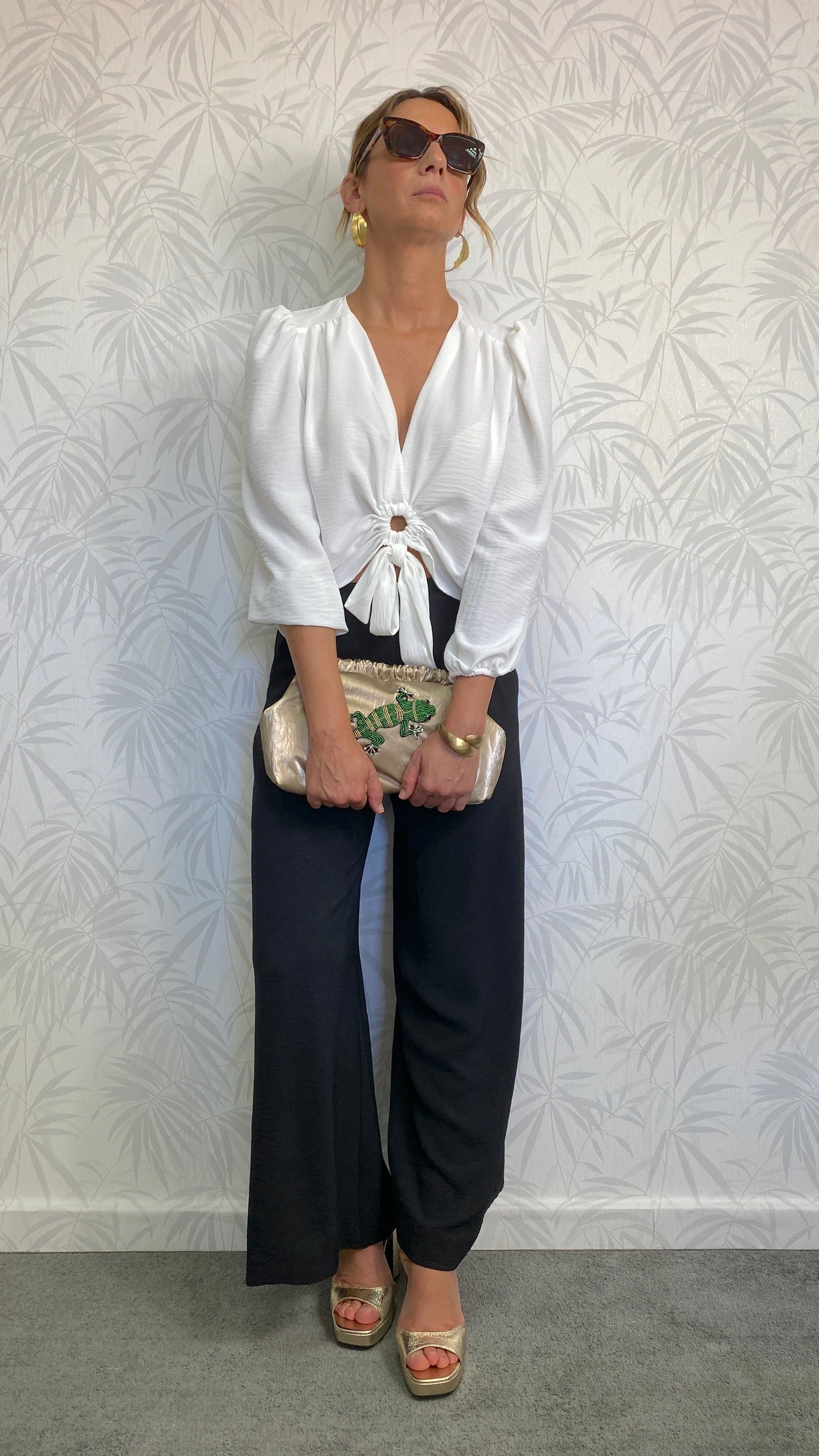 CONJUNTO BLUSA LAZO Y PANTALÓN FLUÍDO