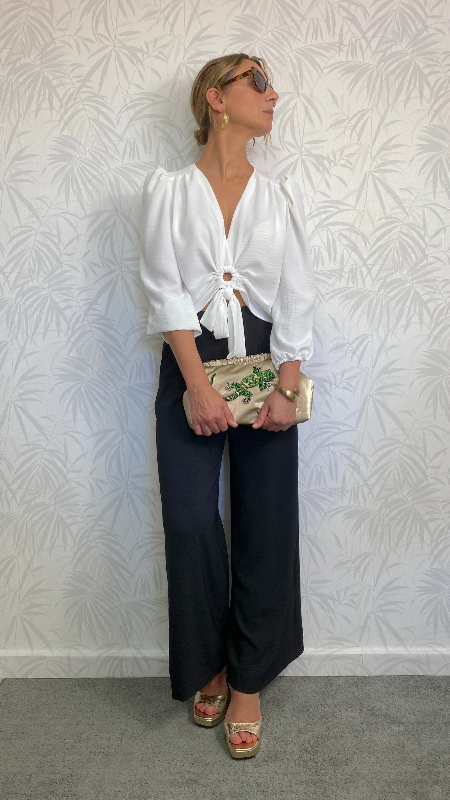 CONJUNTO BLUSA LAZO Y PANTALÓN FLUÍDO