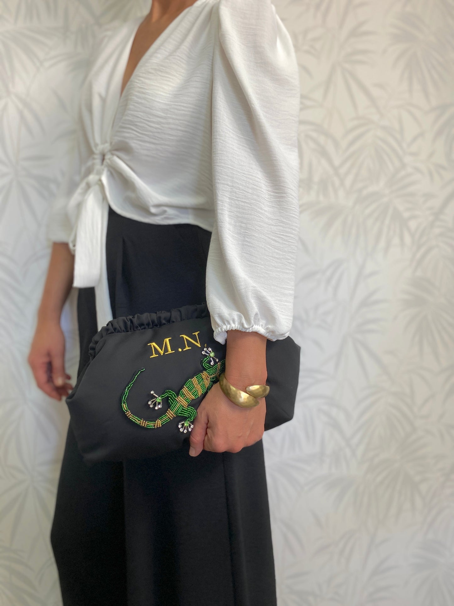 CLUTCH NEGRO PERSONALIZAZO SALAMANDRA
