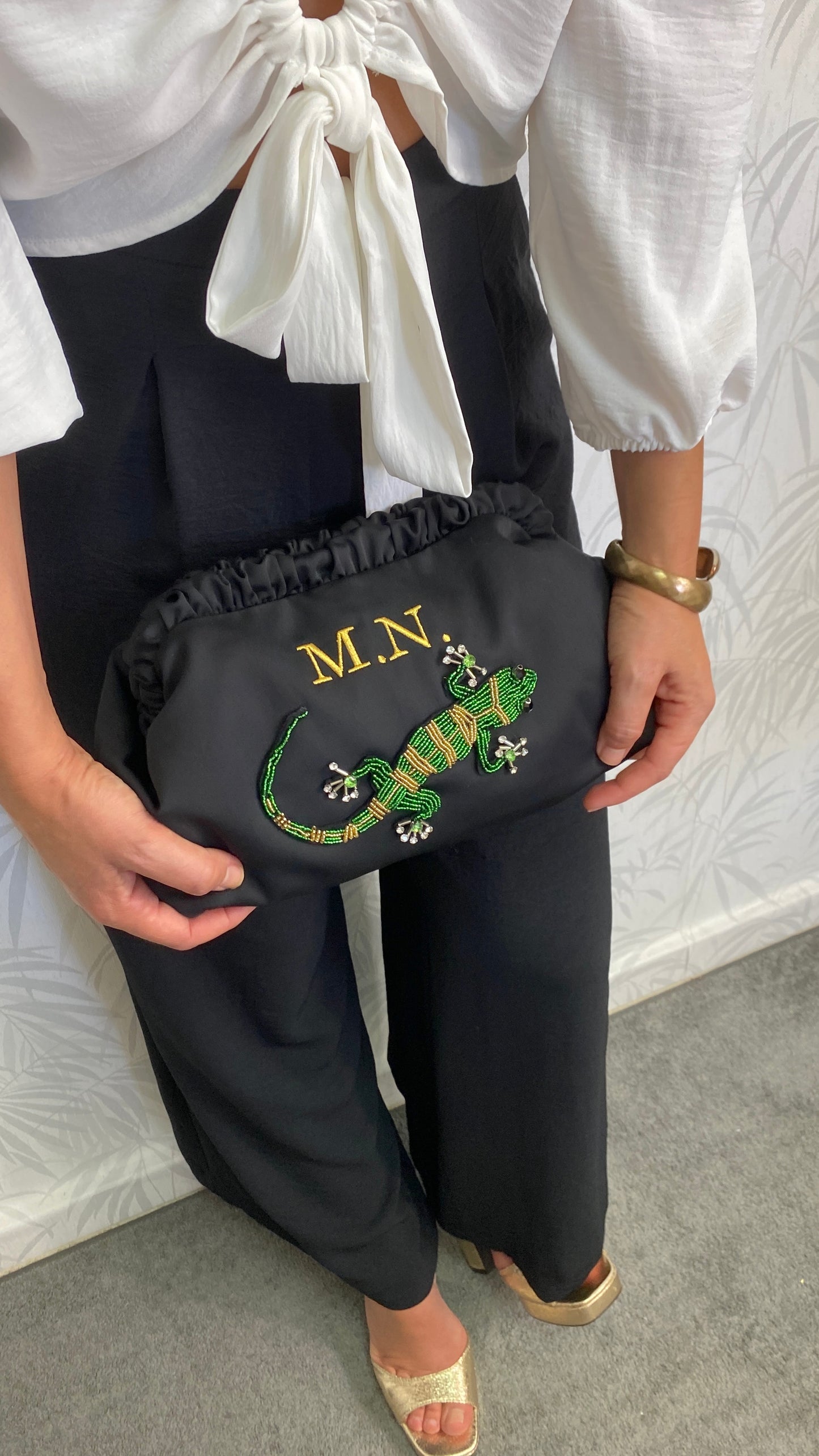 CLUTCH NEGRO PERSONALIZAZO SALAMANDRA