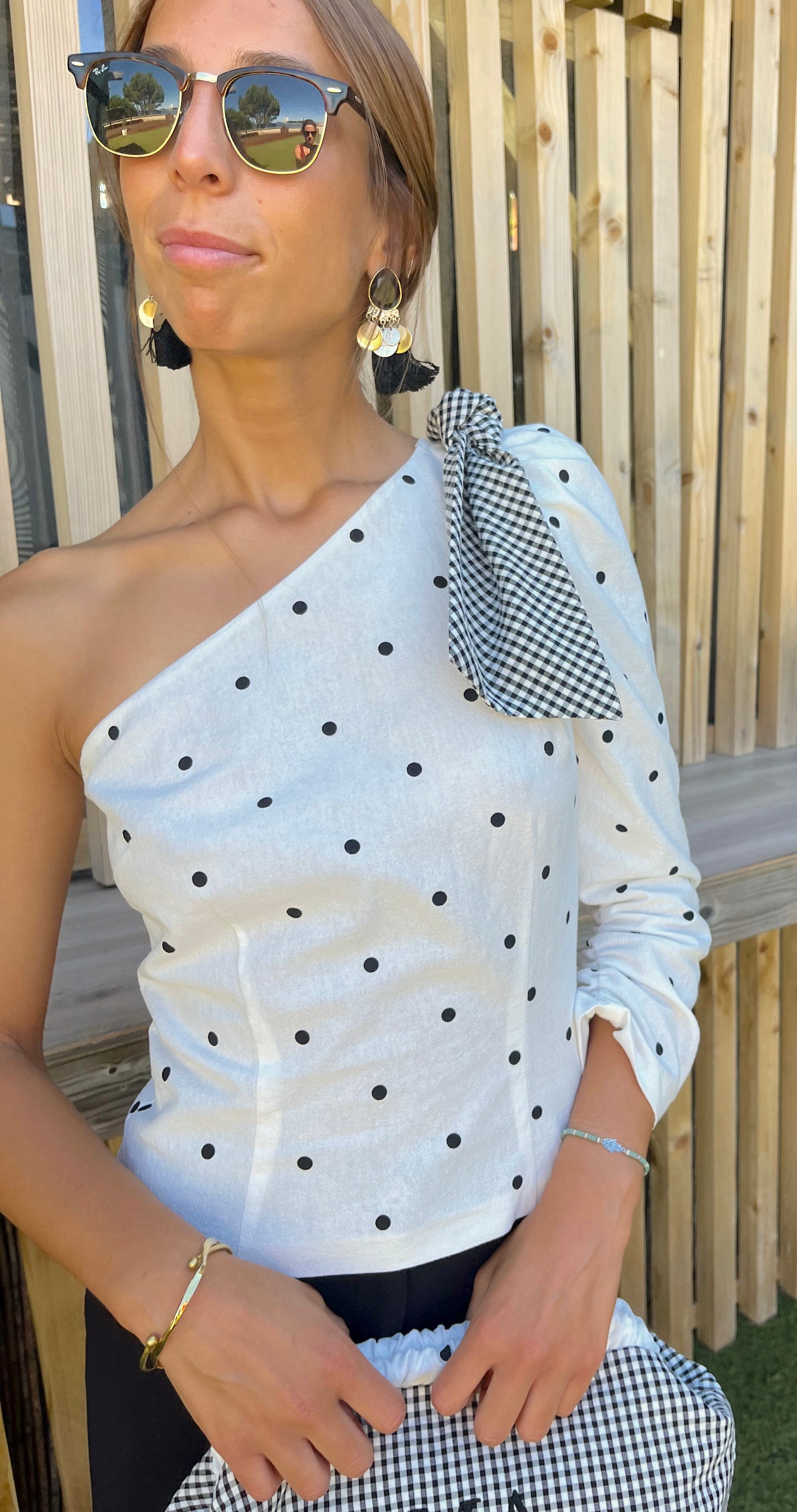 TOP CAPRI