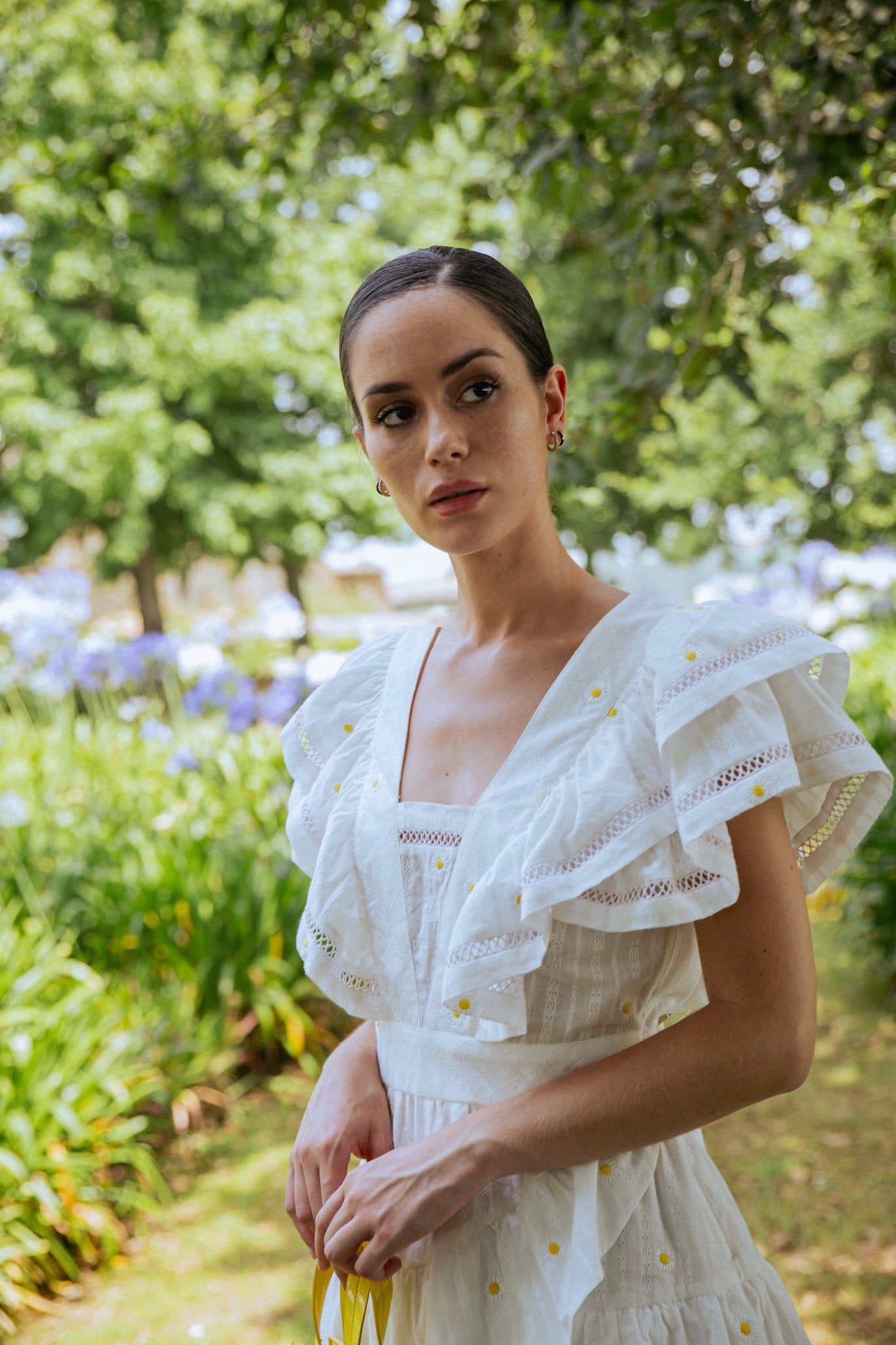 VESTIDO DE ALGODÓN BORDADO CON FLORES