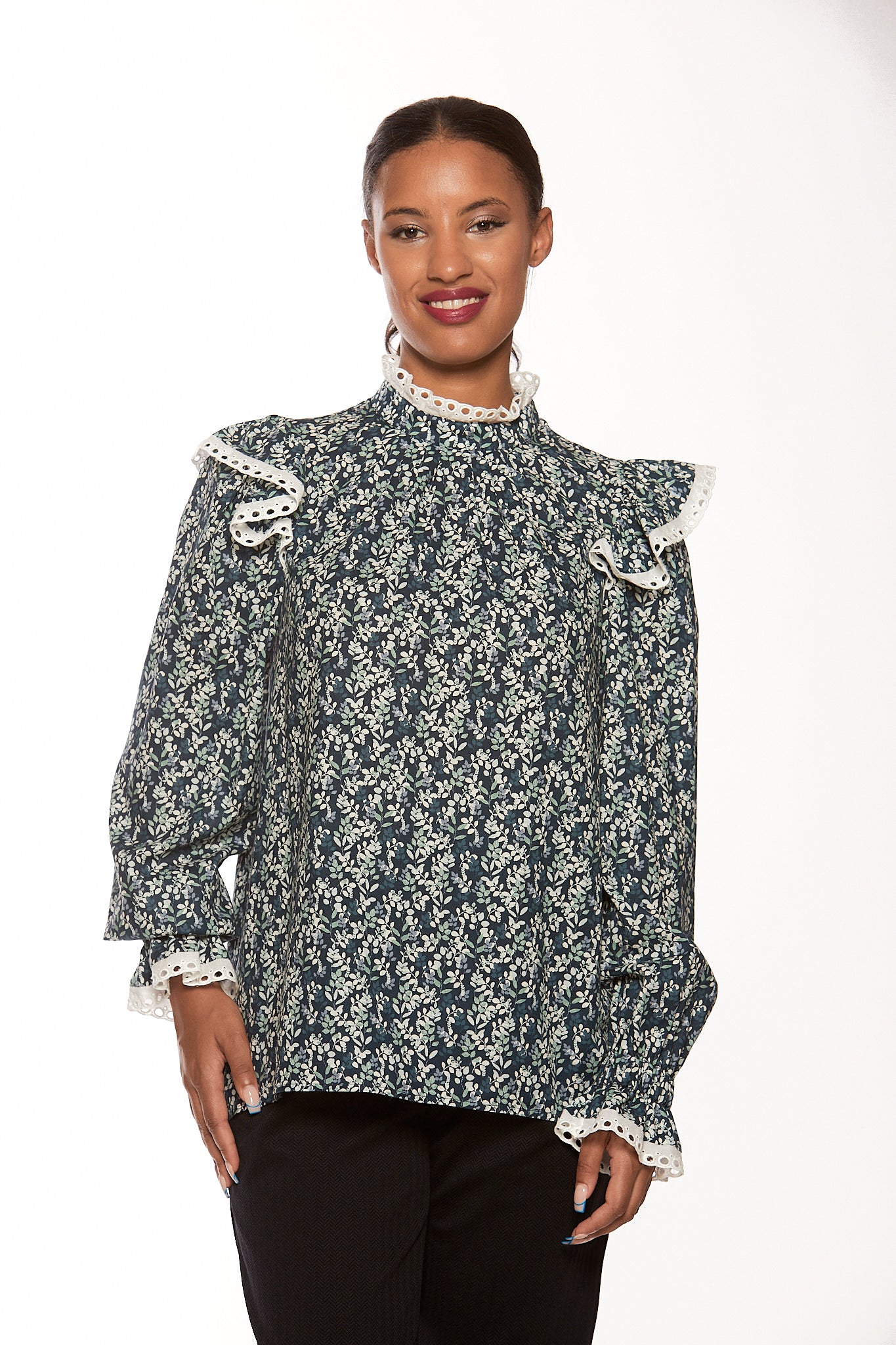 BLUSA ROMÁNTICA CON VOLANTES | Azul chokolat-fashion.myshopify.com